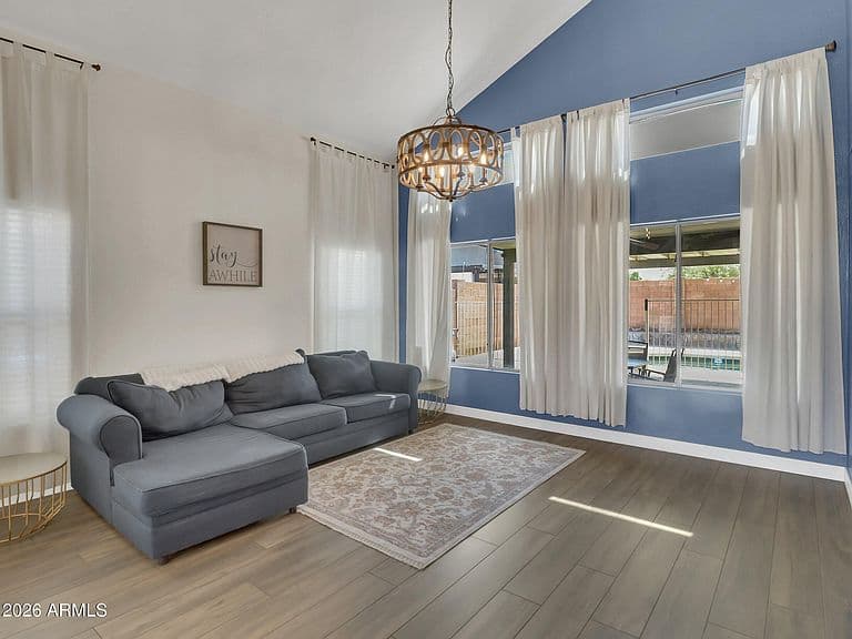 5227 W DESERT Lane photo 4