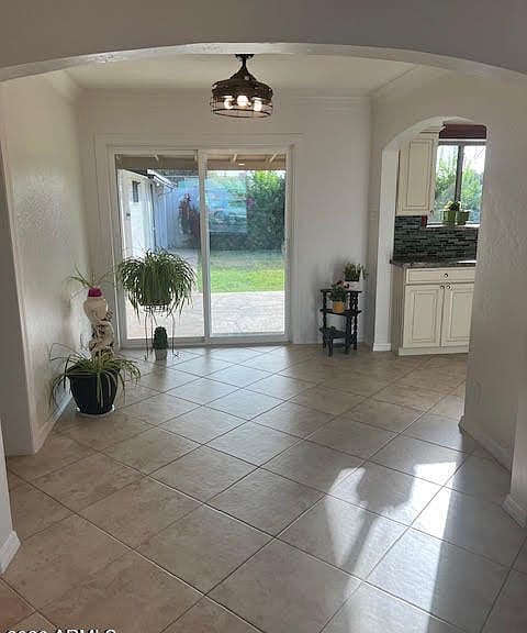 2915 N 21st Ave photo 4