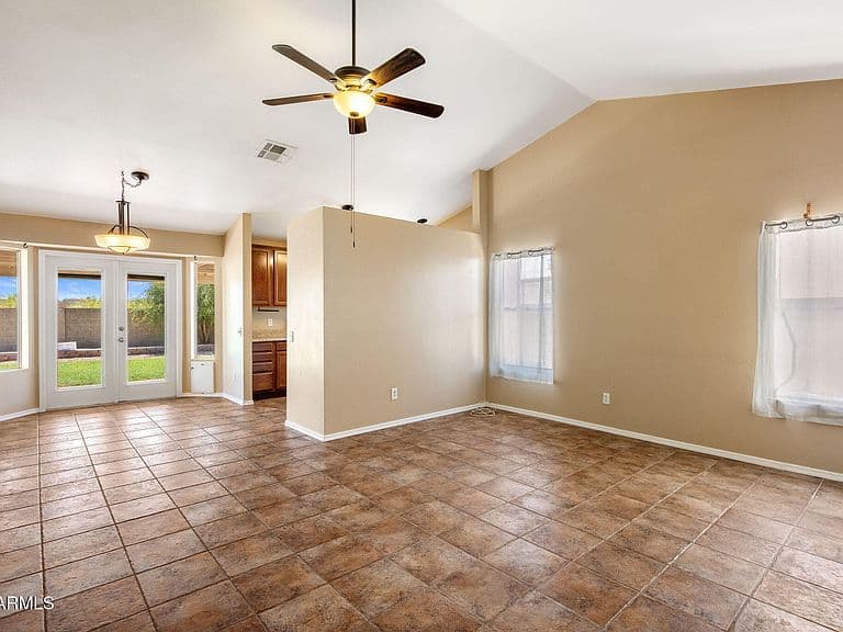 3411 W IRMA Lane photo 5
