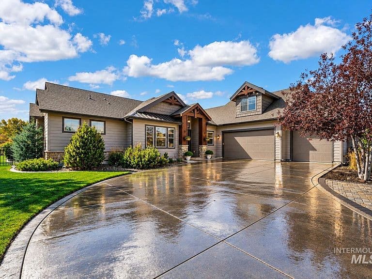 3833 Sage Creek Dr photo 2