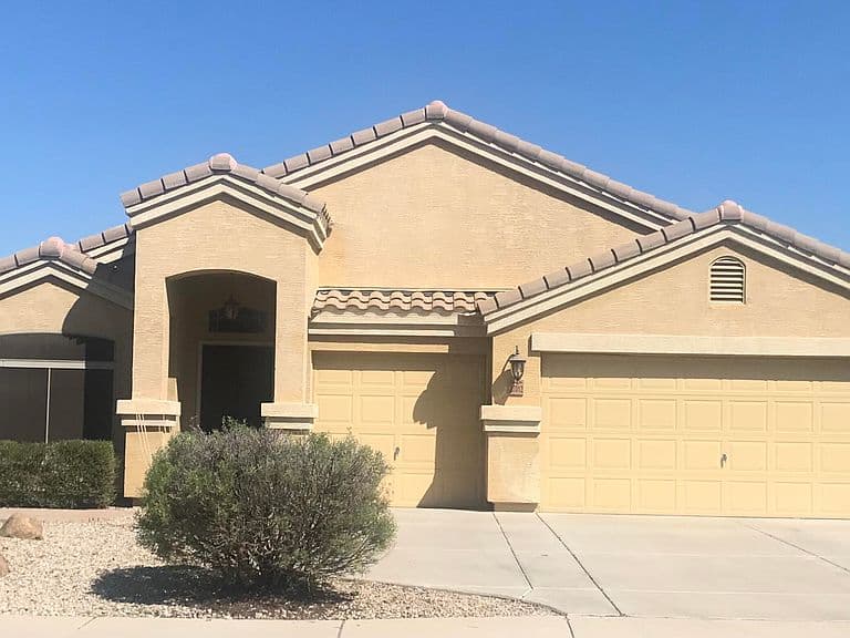 37012 W Leonessa Avenue photo 1