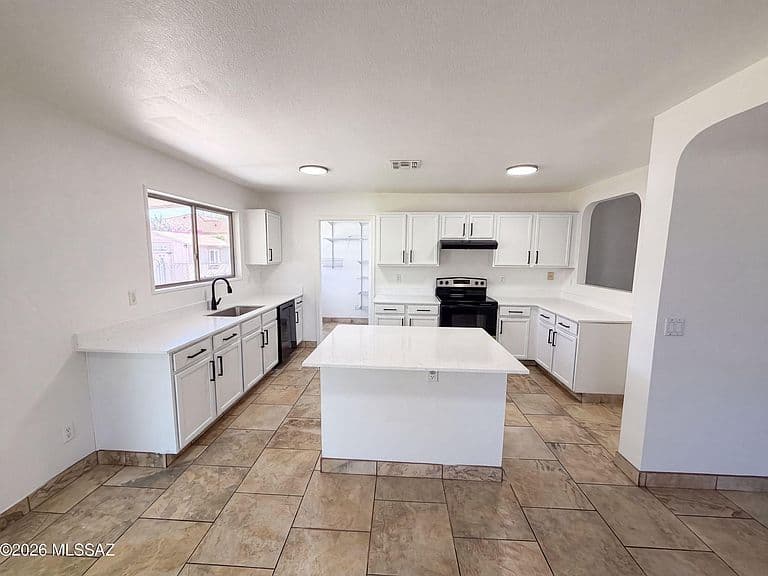 5596 W Cortaro Crossing Dr photo 2