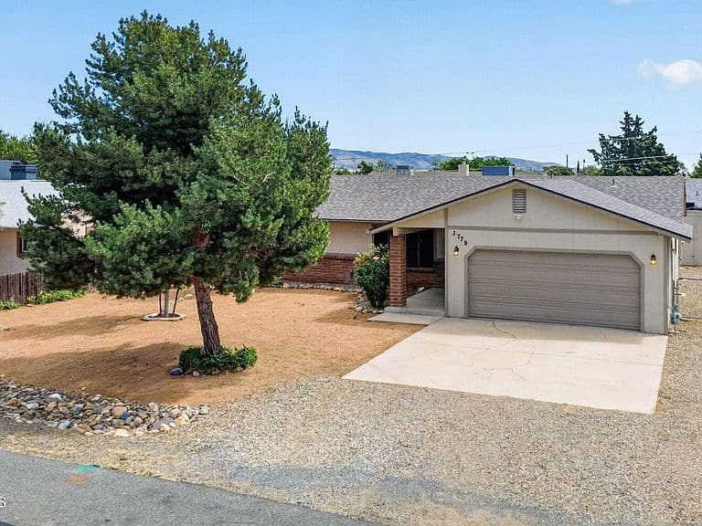 3779 N Dale Dr photo 1
