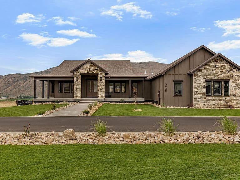 3925 Utah Dr photo 1