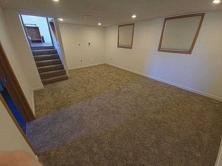 87 N Harmon Dr photo 3