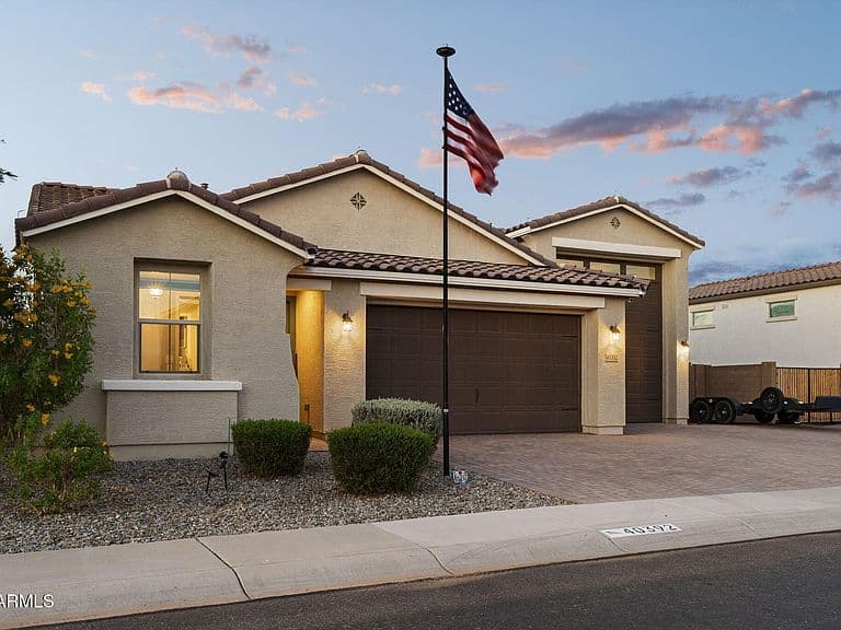 40392 W DESERT FAIRWAYS Drive photo 3
