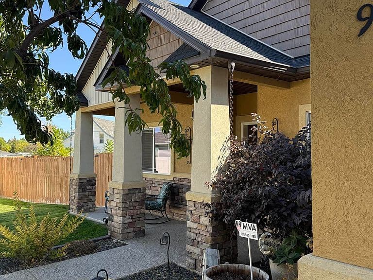 931 Applewood Dr photo 2