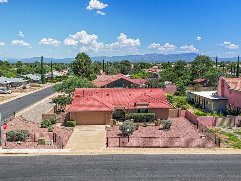 2037 ROSELIE Way photo 5