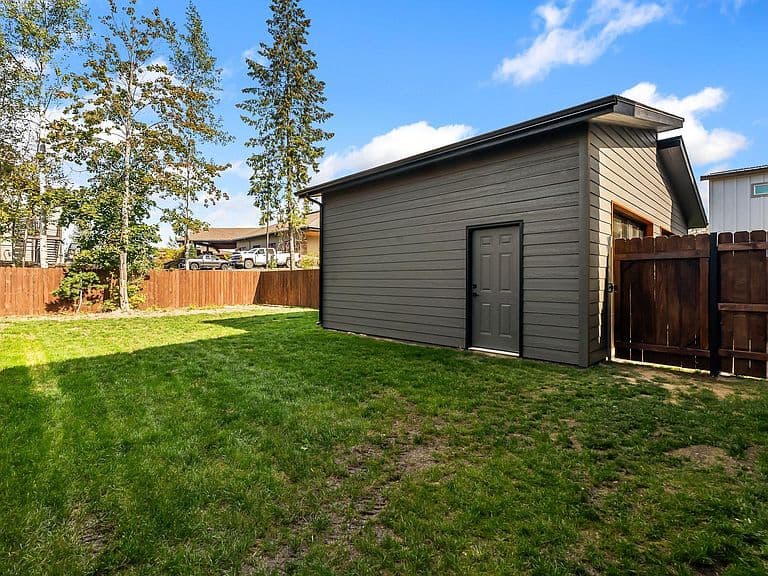 140 Carnelian Ave photo 2