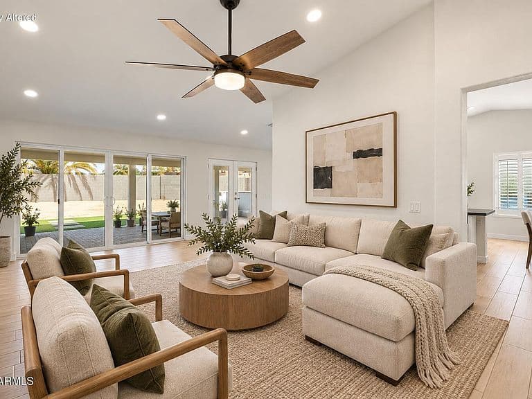 354 W AMOROSO Drive photo 2