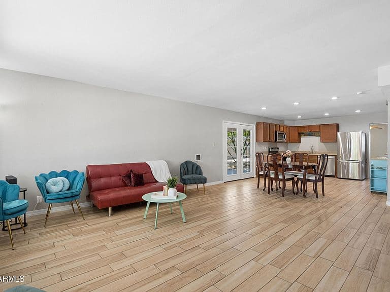 2131 W EDGEWOOD Avenue photo 2