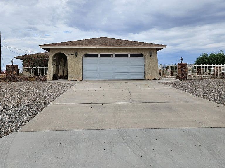 3095 Dogwood Dr photo 1