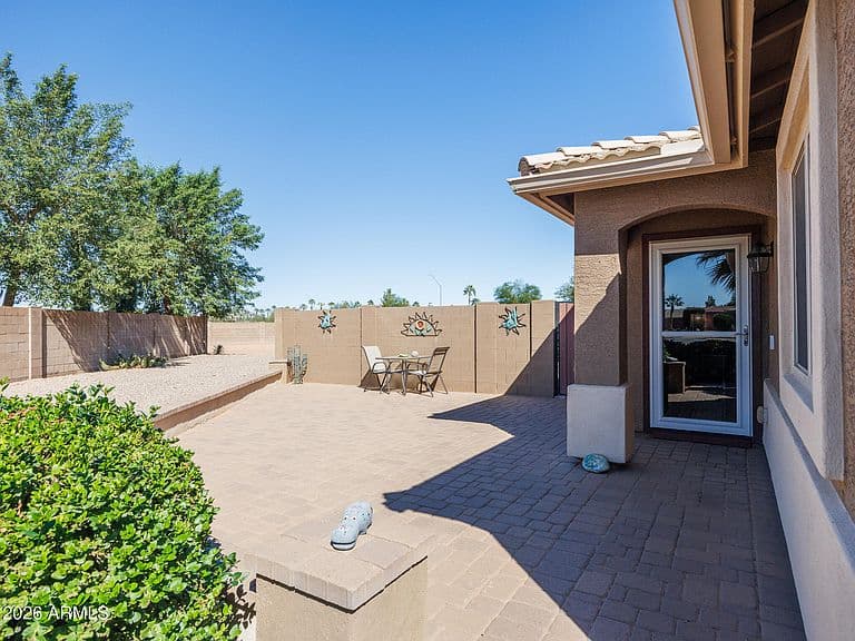 1362 N VERBENA Place photo 2