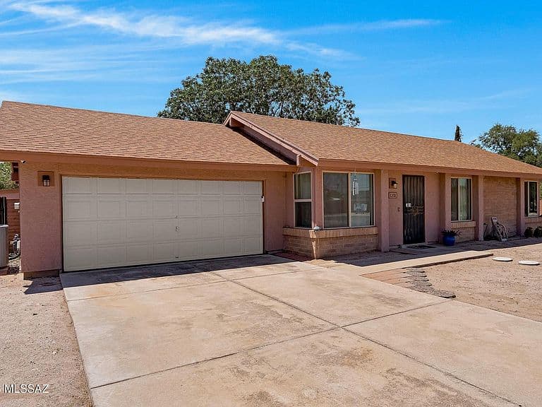 1201 W Elko St photo 4