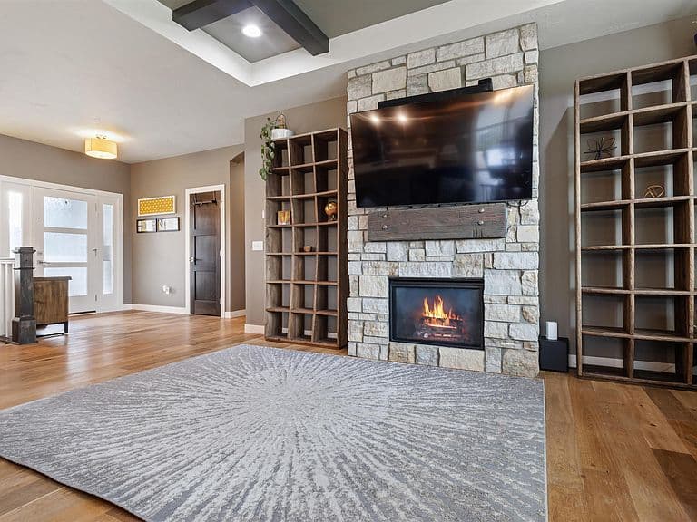 8900 E Basswood Ln photo 4
