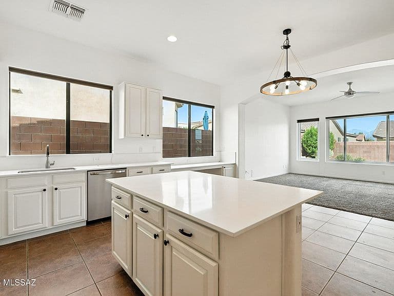 13122 N High Hawk Dr photo 2