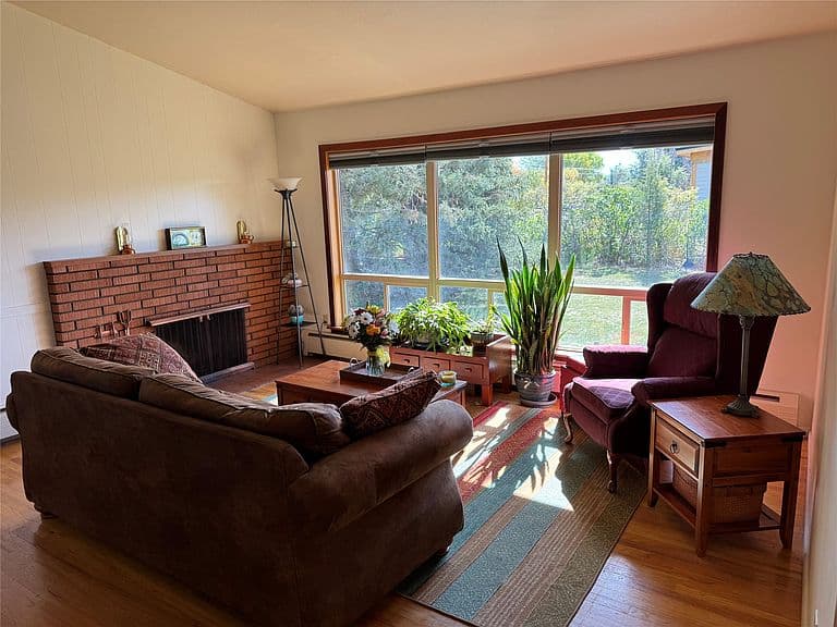 5260 Kerr Dr photo 3