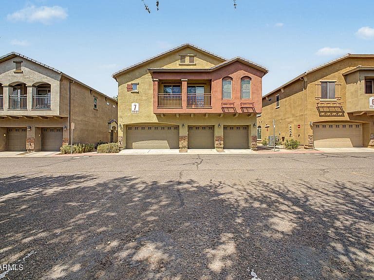 18250 N 32ND Street #1021 photo 1