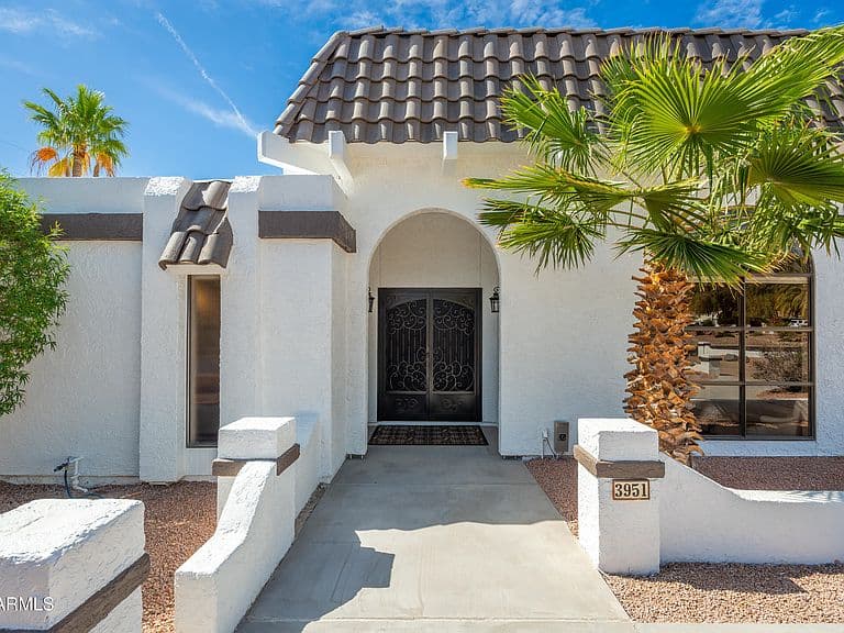 3951 E SEQUOIA Trail photo 2
