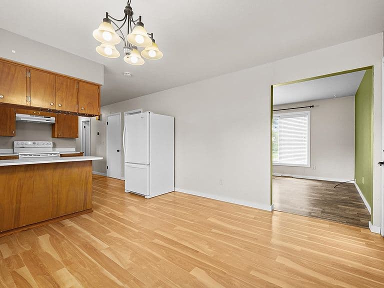 1130 5th St NE photo 5