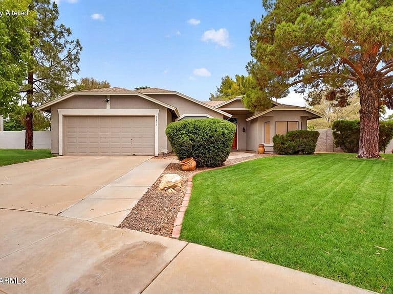 1211 N LEOMA Court photo 1