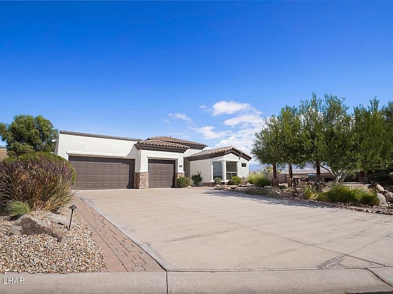3495 N Arnold Palmer Dr photo 4