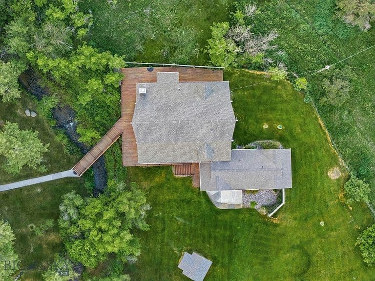 9350 Walker Rd photo 2