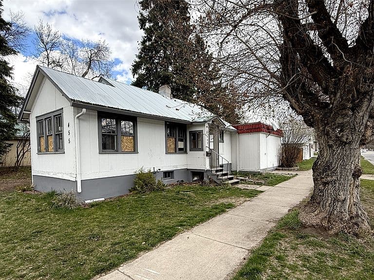455 1st Ave photo 1