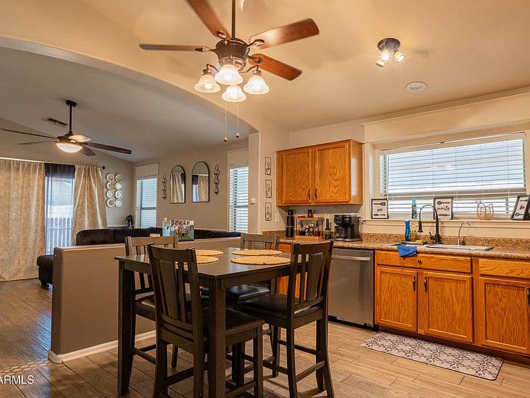 40853 W SANDERS Way photo 4