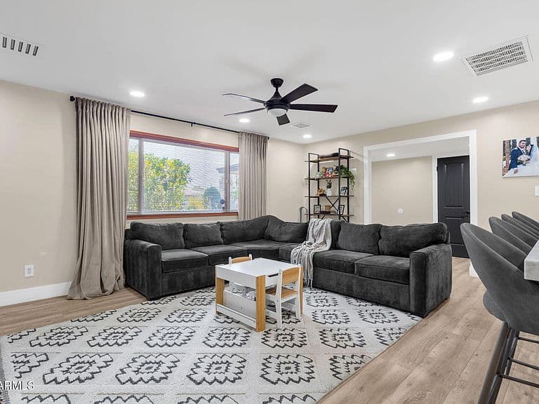 1237 E RIVIERA Drive photo 4