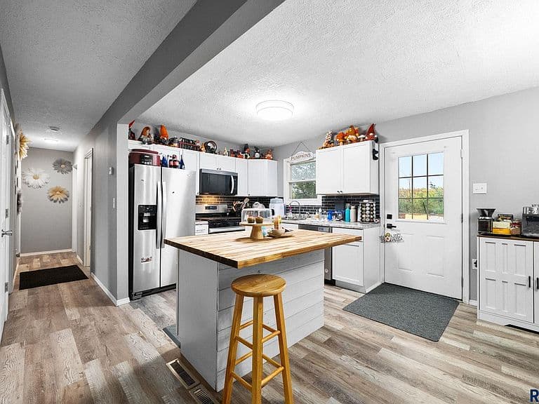 418 Regal Cir photo 5