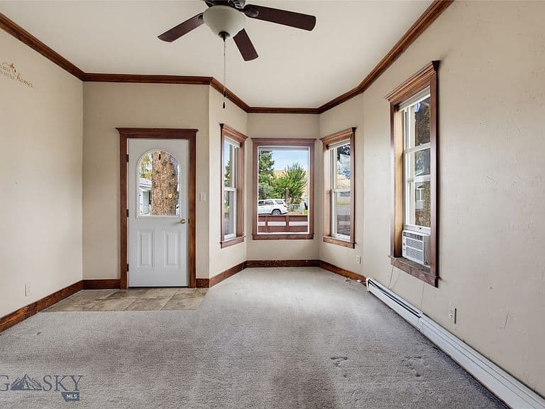 2726 Walnut St photo 5