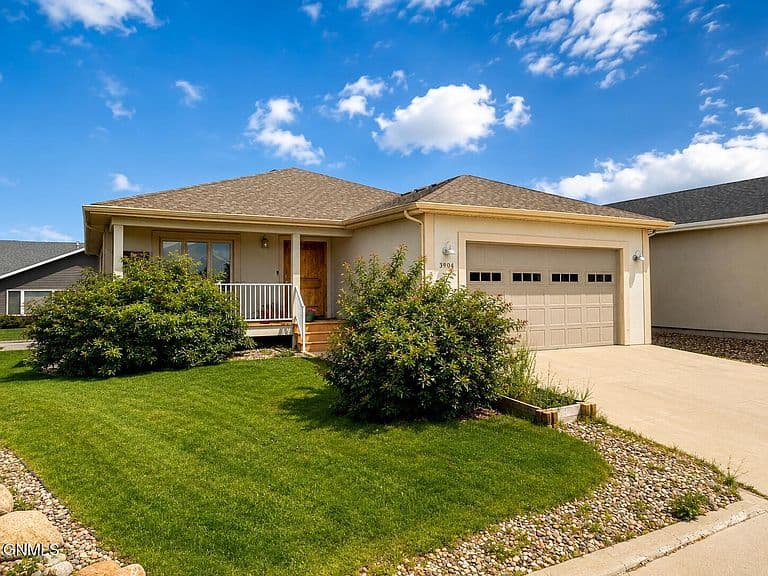 3904 Lillian Ct SE photo 1