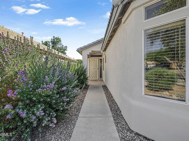 2115 E Rosemonte Drive photo 5