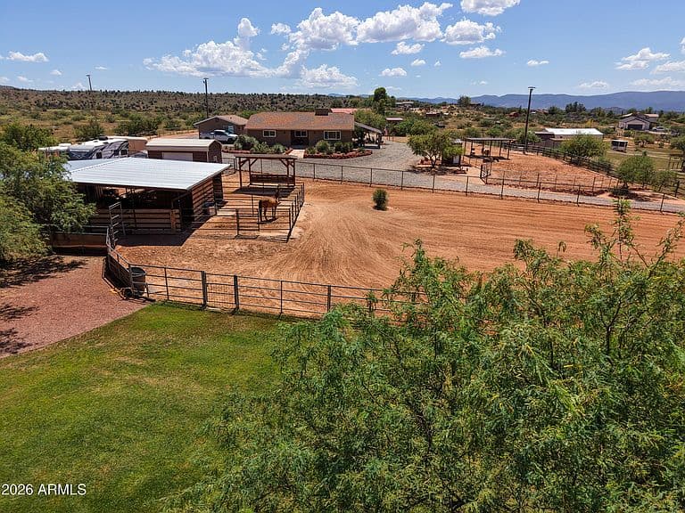 1355 S DESERT HOLLY Trail photo 4