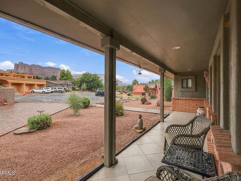 115 CHAPARRAL Drive photo 2