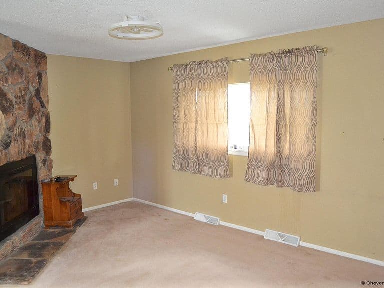 1205 Ashford Dr photo 4
