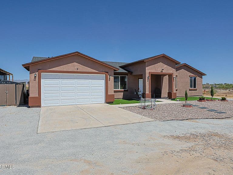 12022 S 223Rd Lane photo 5