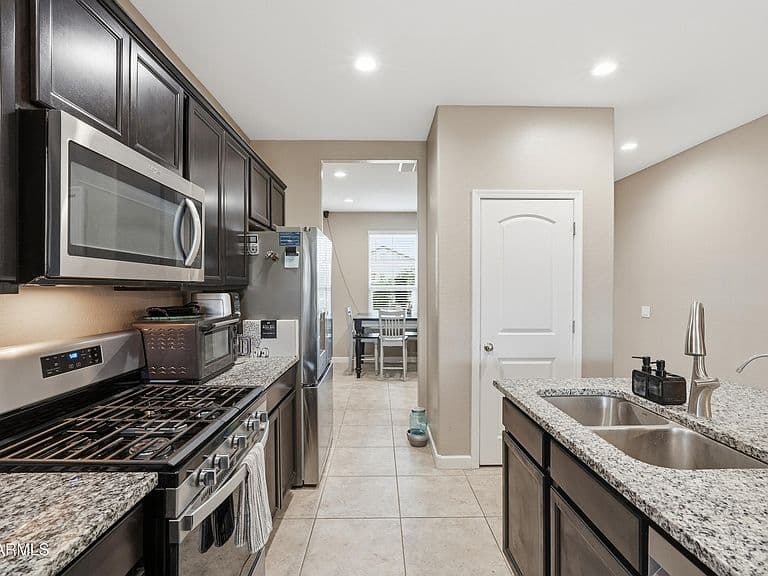 2485 N WRIGLEY Drive photo 4