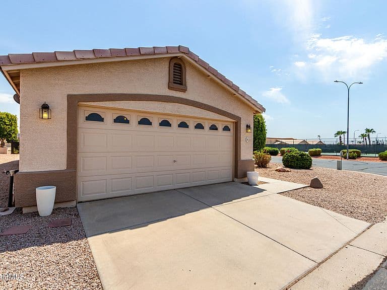 2101 S MERIDIAN Road #301 photo 3
