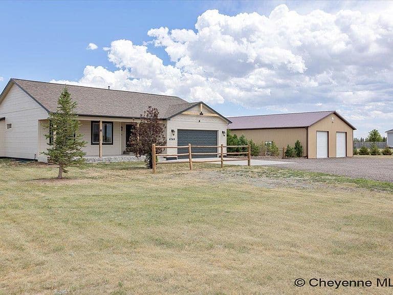 6769 Spencer Dr photo 2