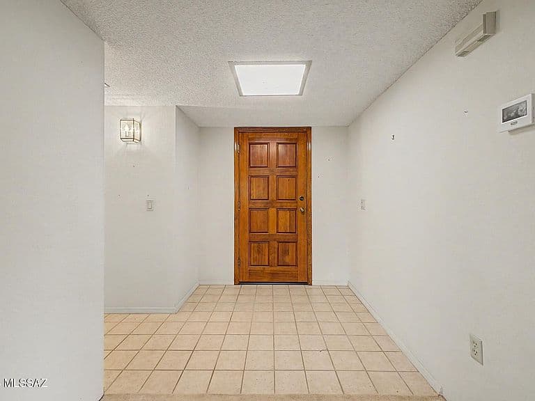 810 N Placita La Canoa photo 5