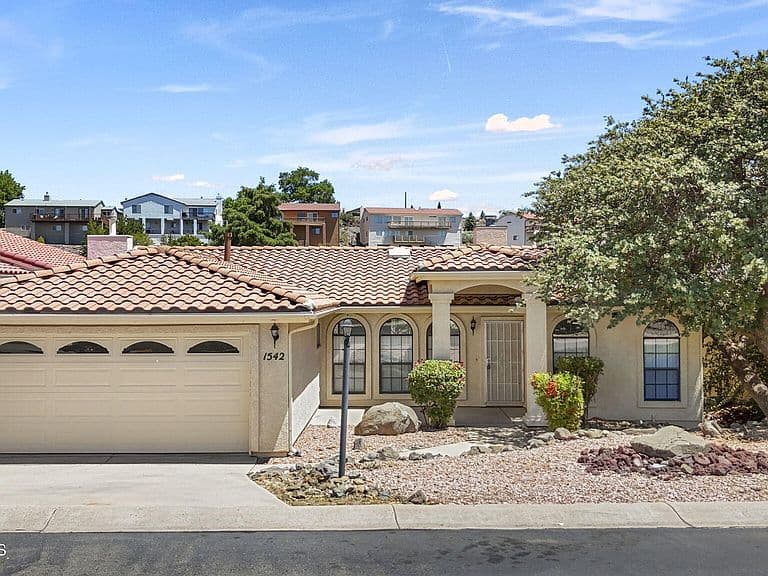 1542 Mediterranean Ct photo 2