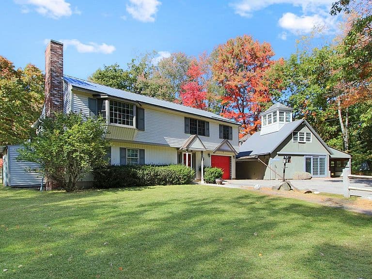 24 Holt Road photo 1