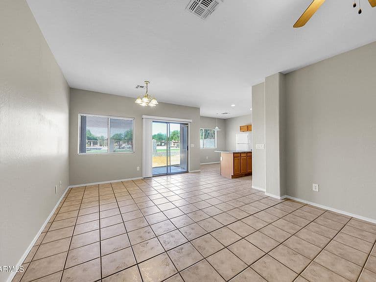 1708 S 79TH Glen photo 5