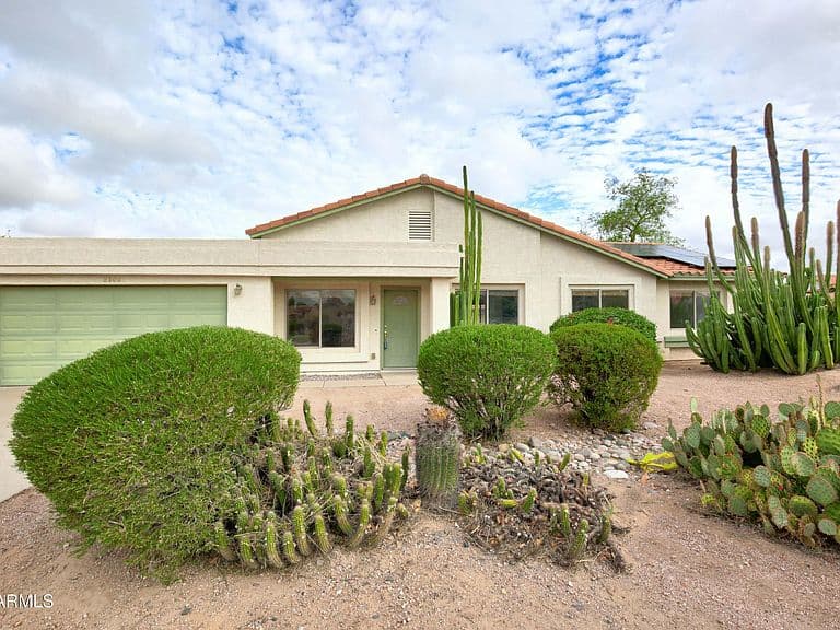 2102 W KNOX Road photo 3