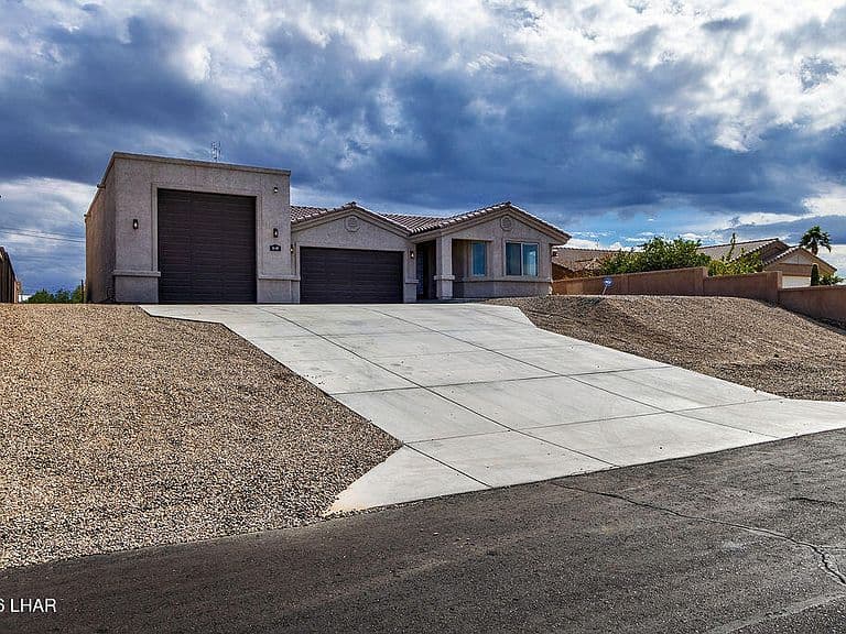 1640 Palomino Ln photo 1
