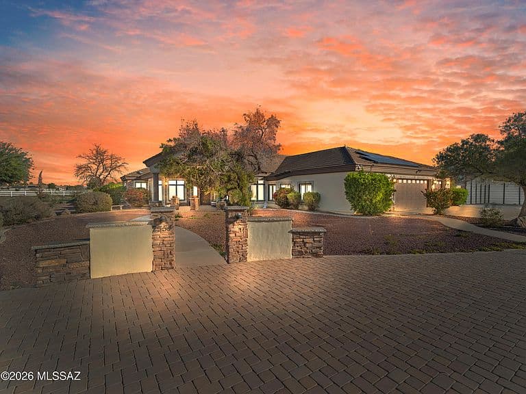 2354 N Casa Grande Ave photo 5