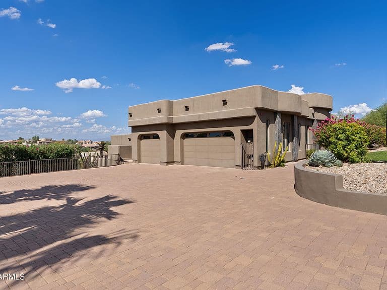 16410 E SULLIVAN Drive photo 3
