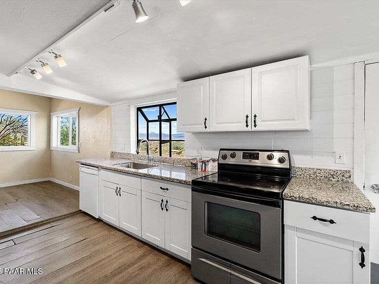 9275 E Chestnut Hill Ave photo 3